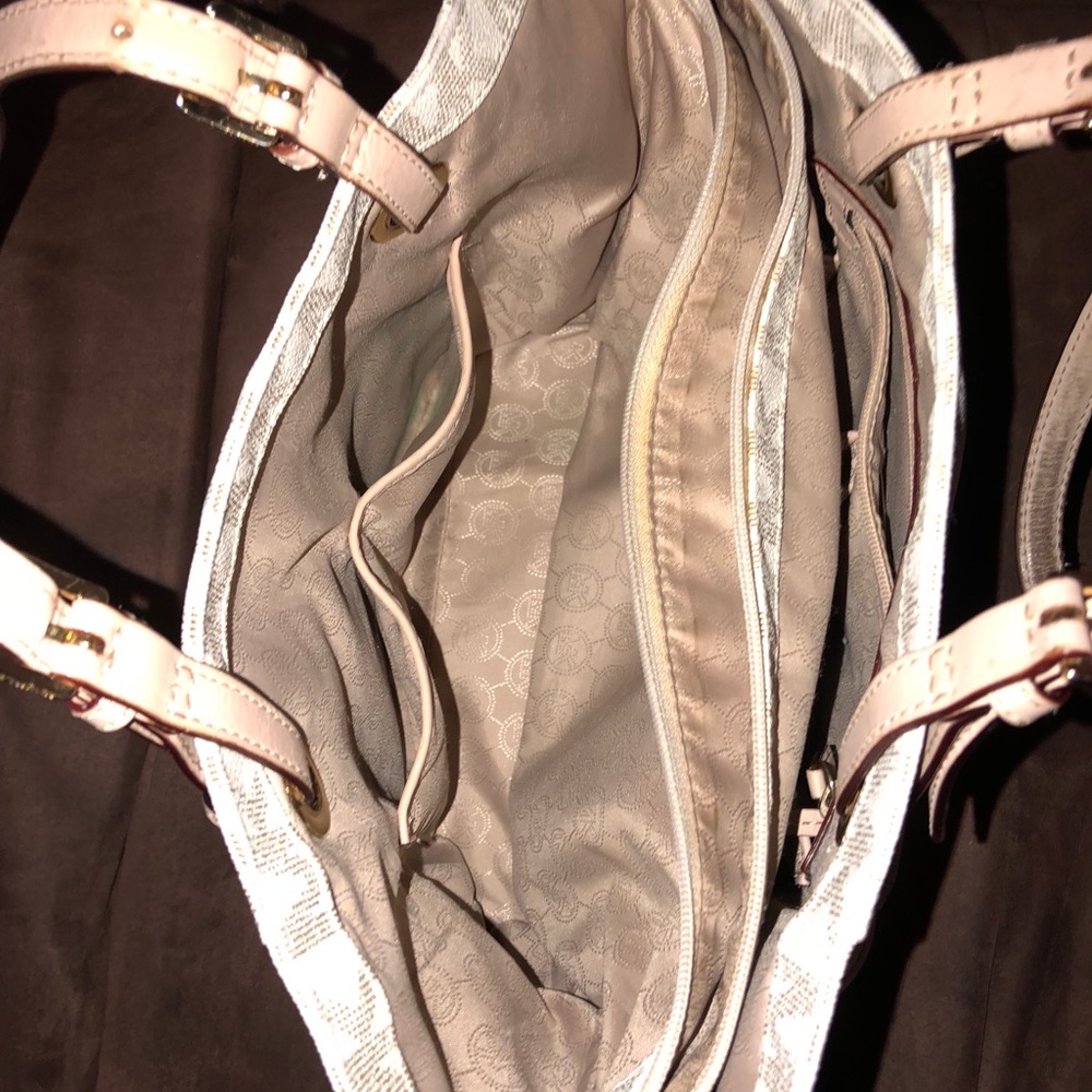 Authentic Mk Purse - image 4